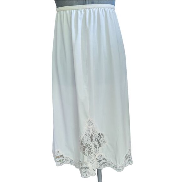 vintage women's 60s‎ light pastel pink nylon slip with lace trim - Picture 3 of 4